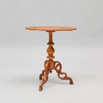 1020 1139 LAMP TABLE